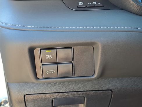 Used 2021 Toyota Highlander XLE image 34