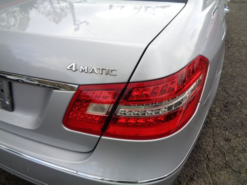 Used 2011 Mercedes-Benz E 350 4MATIC Sedan image 13