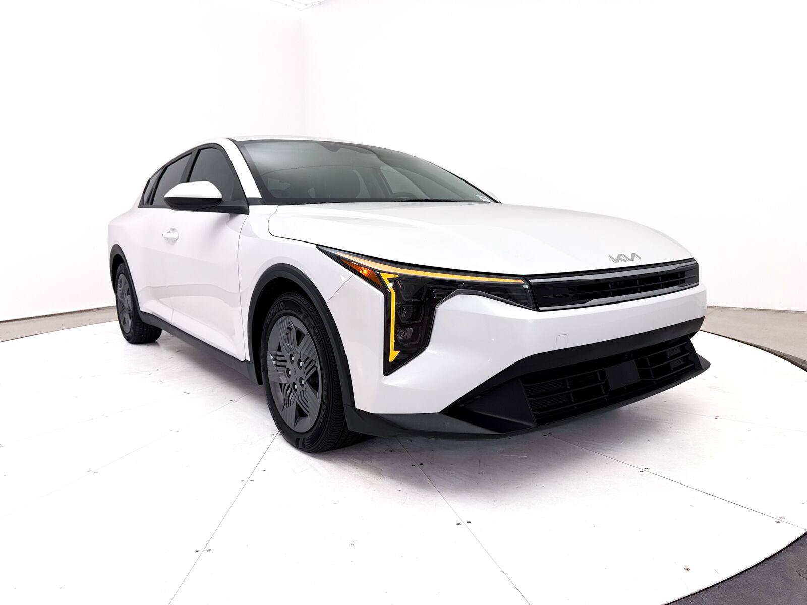 Used 2025 Kia K4 FWD image 9