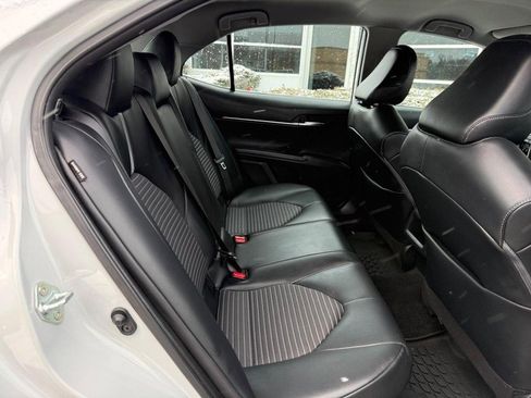 Used 2022 Toyota Camry SE image 12