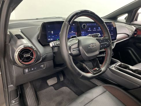 Used 2024 Chevrolet Equinox EV RS image 2