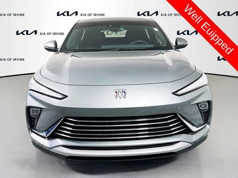 Used 2024 Buick Envista Preferred w/ Convenience II Package FWD image 2