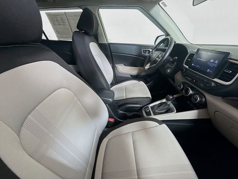 Used 2022 Hyundai Venue SEL FWD image 26