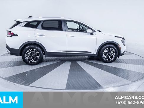 Used 2025 Kia Sportage LX FWD image 11