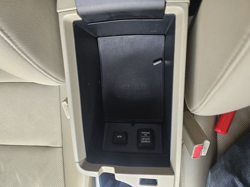 Used 2013 Acura ILX w/ Technology Package FWD image 23