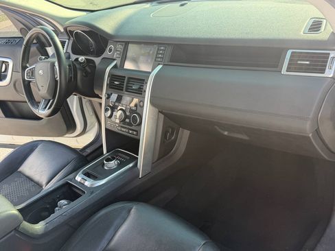 Used 2016 Land Rover Discovery Sport SE AWD/4WD image 19