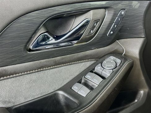 Used 2023 Chevrolet Traverse High Country image 18