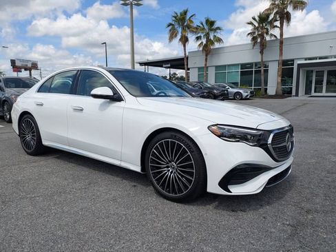 New 2026 Mercedes-Benz E 350 4MATIC Sedan image 2
