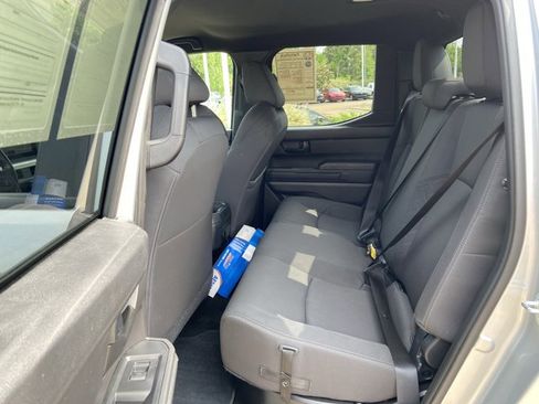 Used 2025 Toyota Tacoma SR5 AWD/4WD image 43