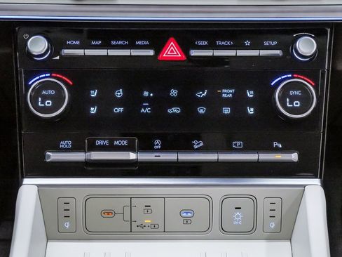 Used 2025 Hyundai Santa Fe Calligraphy image 21