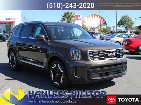 Used 2024 Kia Telluride S w/ S Sunroof Package FWD image 5