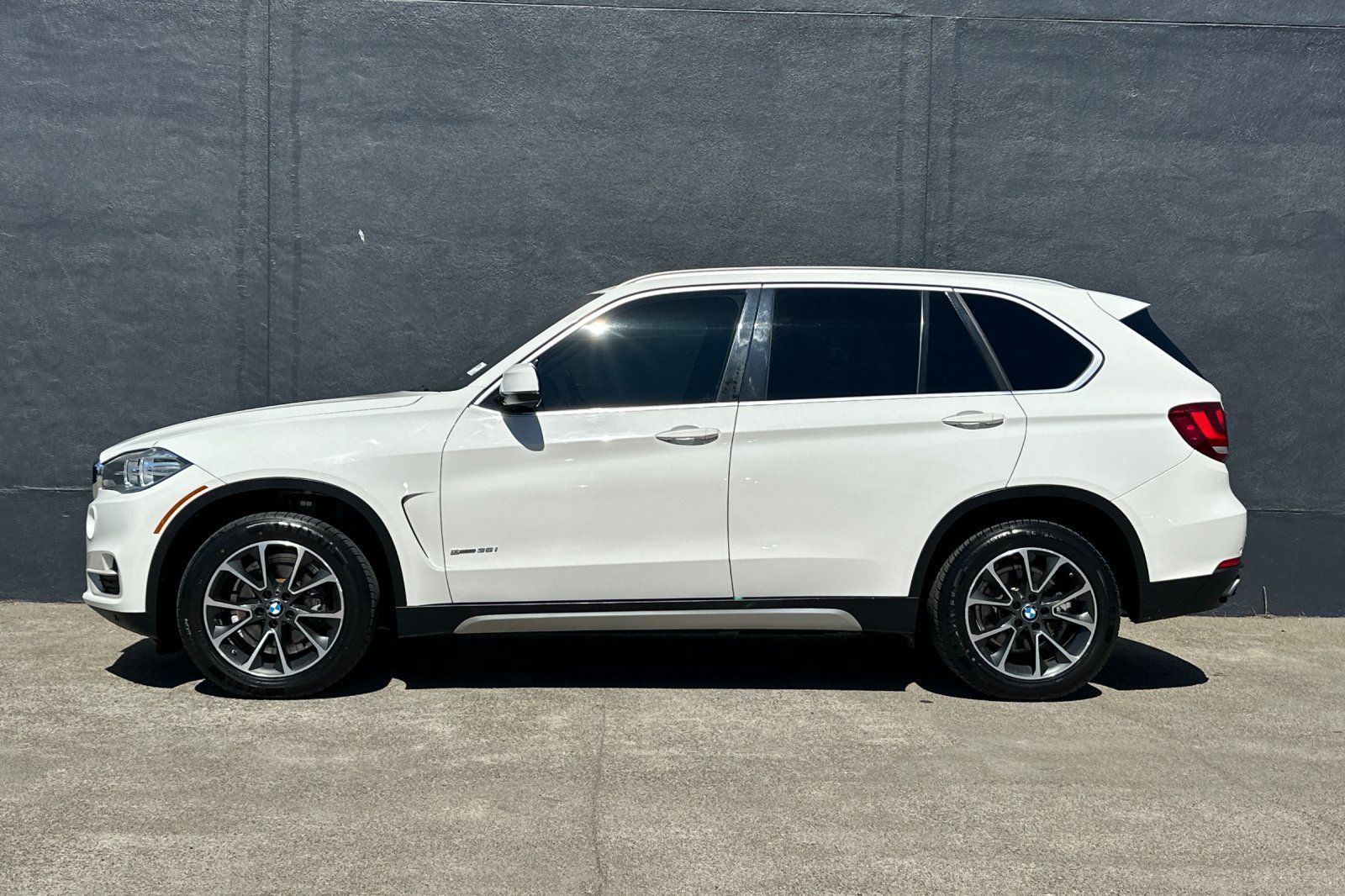 Used 2018 BMW X5 sDrive35i w/ M Sport Package RWD image 5