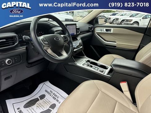 Certified 2022 Ford Explorer Limited w/ Hybrid Equipment Group 310A image 18