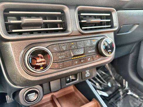 Used 2024 Ford Maverick Lariat w/ FX4 Off-Road Package AWD/4WD image 16