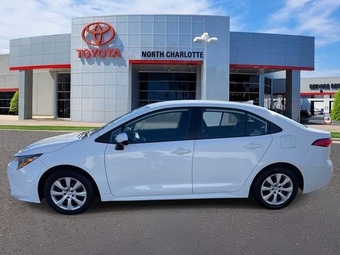 Used 2022 Toyota Corolla LE image 5