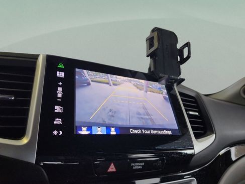 Used 2016 Honda Pilot Touring image 23