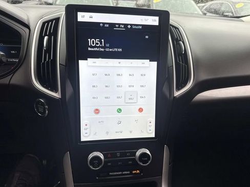Used 2023 Ford Edge SEL image 23
