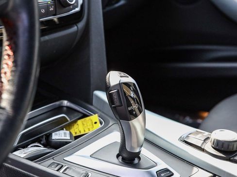 Used 2018 BMW 330e image 22