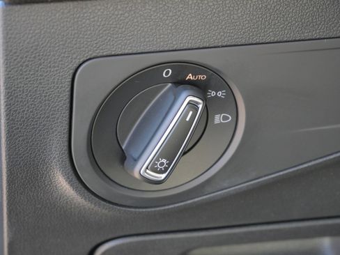 Certified 2024 Volkswagen Tiguan SE w/ Panoramic Sunroof Package FWD image 21