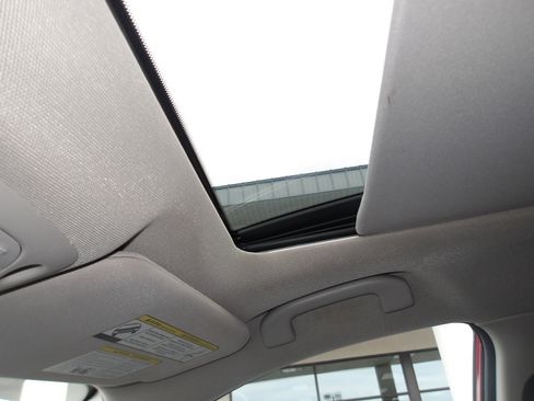 Used 2016 Nissan Rogue SV w/ SV Premium Package image 14