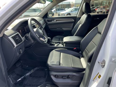 Used 2023 Volkswagen Atlas SE image 29