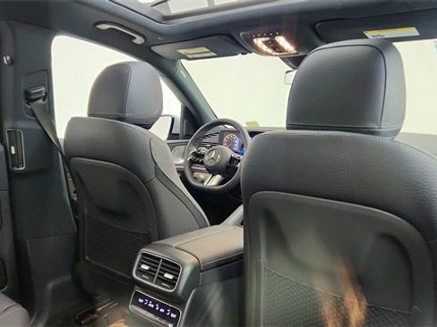 Used 2024 Mercedes-Benz GLS 450 4MATIC image 26