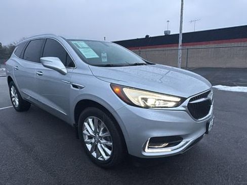 Used 2019 Buick Enclave Essence image 7