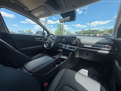 Used 2024 Kia Sportage EX FWD image 9