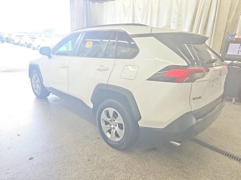 Used 2019 Toyota RAV4 LE FWD image 2