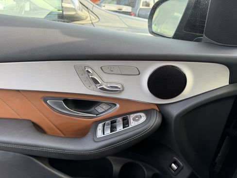 Used 2022 Mercedes-Benz GLC 300 image 13