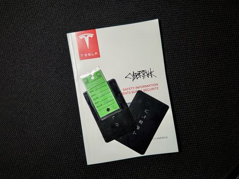 Used 2025 Tesla Cybertruck AWD Crew Cab image 21