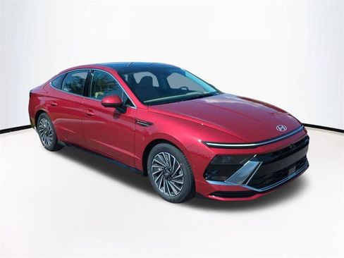 New 2026 Hyundai Sonata Limited FWD image 2