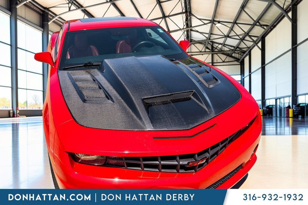 Used 2010 Chevrolet Camaro SS w/ White Stripe Package RWD image 29
