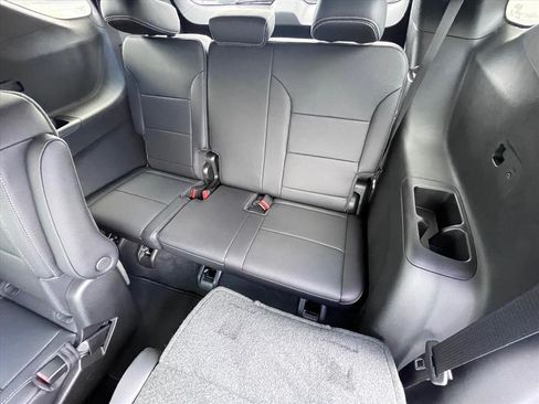 New 2026 Chevrolet Traverse LT w/ Midnight/Sport Edition FWD image 25