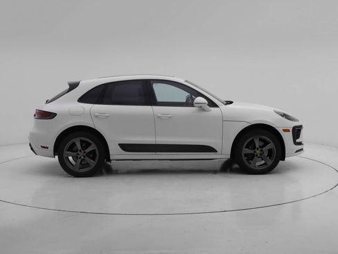 Used 2025 Porsche Macan image 20