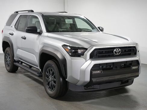 New 2026 Toyota 4Runner SR5 image 3