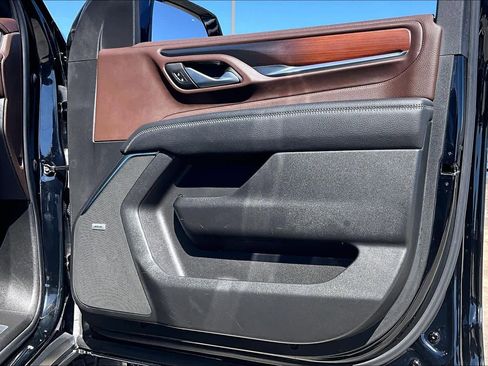 Used 2022 GMC Yukon XL Denali image 23