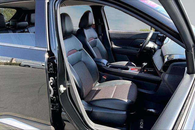 Certified 2025 Nissan Kicks SR FWD image 27