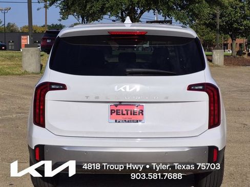 Certified 2025 Kia Telluride LX FWD image 5