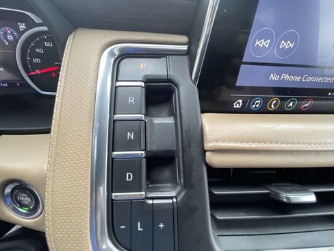 Certified 2021 Chevrolet Tahoe Premier w/ Premium Package AWD/4WD image 16