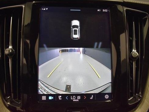 Used 2022 Volvo XC60 B5 Inscription w/ Climate Package image 26