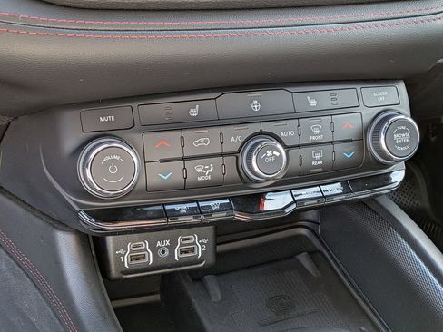 Used 2022 Dodge Durango R/T image 25