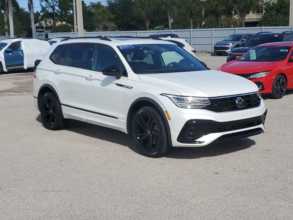 Certified 2024 Volkswagen Tiguan SE R-Line FWD image 2
