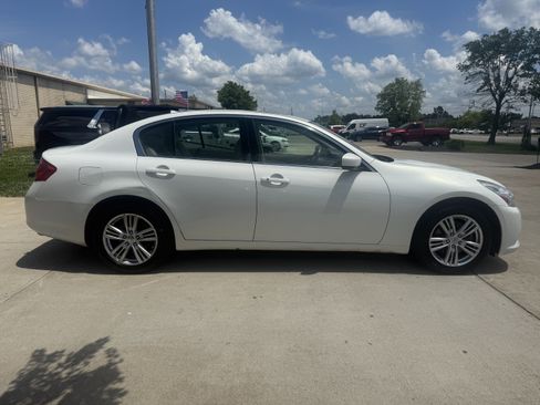 Used 2011 INFINITI G37 x Sedan w/ Premium Pkg AWD/4WD image 8
