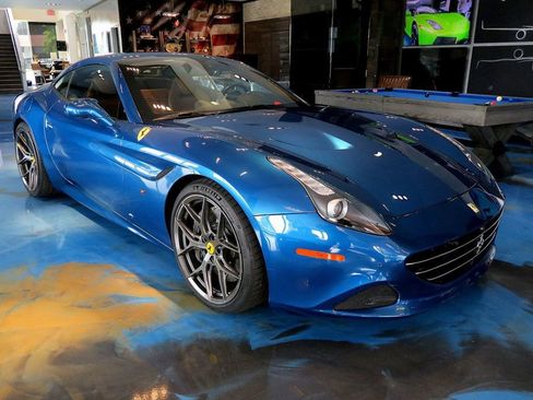 Used 2016 Ferrari California T RWD image 39