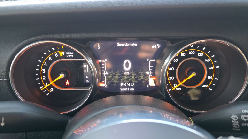 Used 2018 Jeep Wrangler Unlimited Sahara w/ Uconnect 4C Nav & Sound Group AWD/4WD image 17