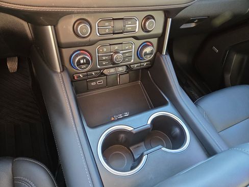 Used 2024 Chevrolet Tahoe Z71 image 22