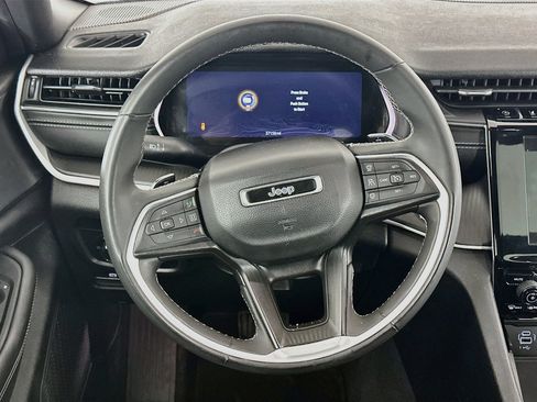 Used 2023 Jeep Grand Cherokee L Laredo AWD/4WD image 18