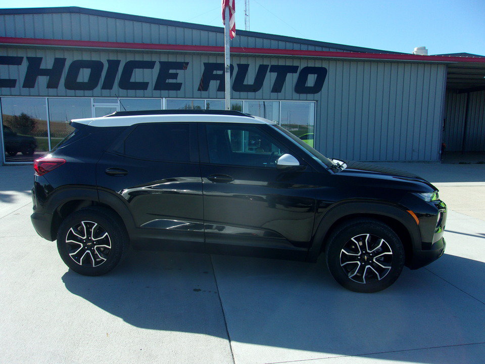 Used 2022 Chevrolet TrailBlazer ACTIV FWD image 2