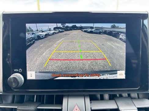 Used 2024 Toyota RAV4 XLE AWD/4WD image 9
